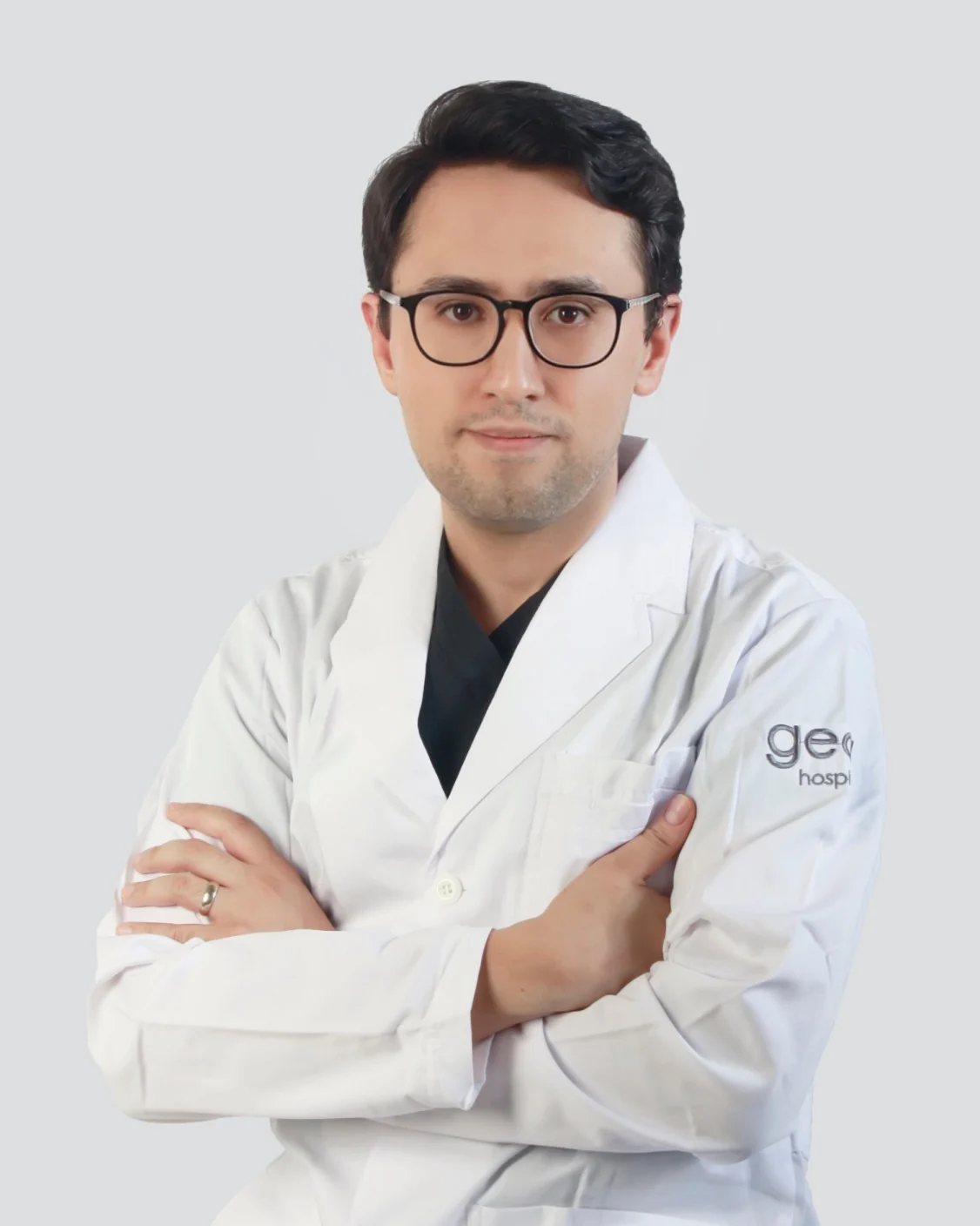Dr. Daniel Arreola, urólogo certificado que realiza circuncisión en adultos en CDMX
